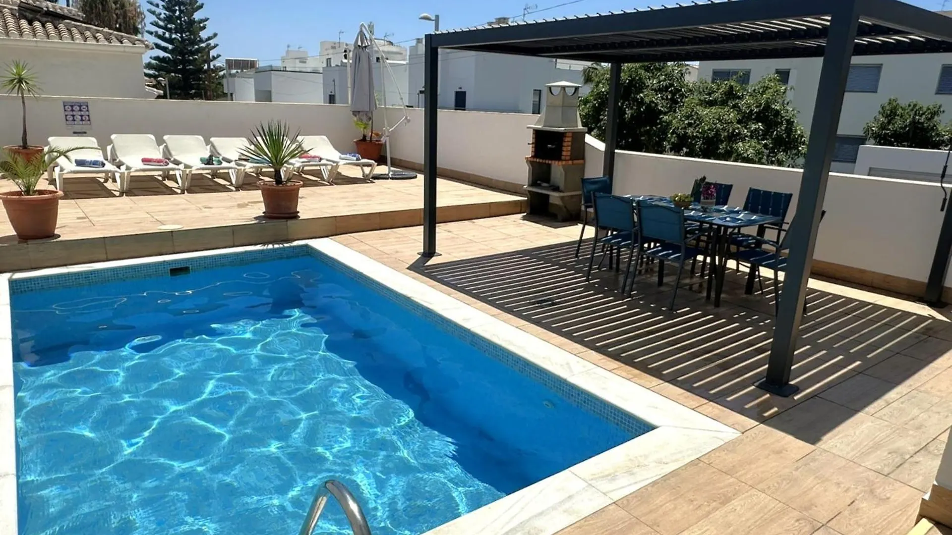 Nerja Paradise Rentals - Villa Verania联系方式